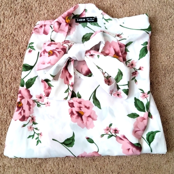 🔥Shein Womens sheer Floral white & Pink Blouse Size M🔥 - Picture 9 of 11